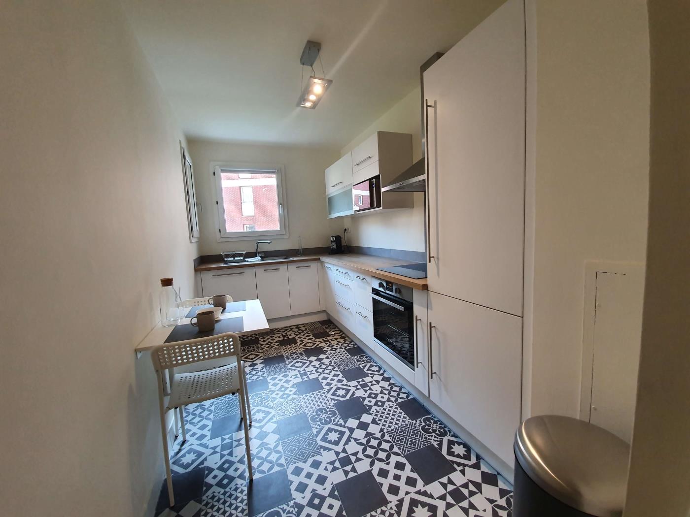 BELEPOK, Vieux Lille, 2 chambres, parking, 4 pers in Lille