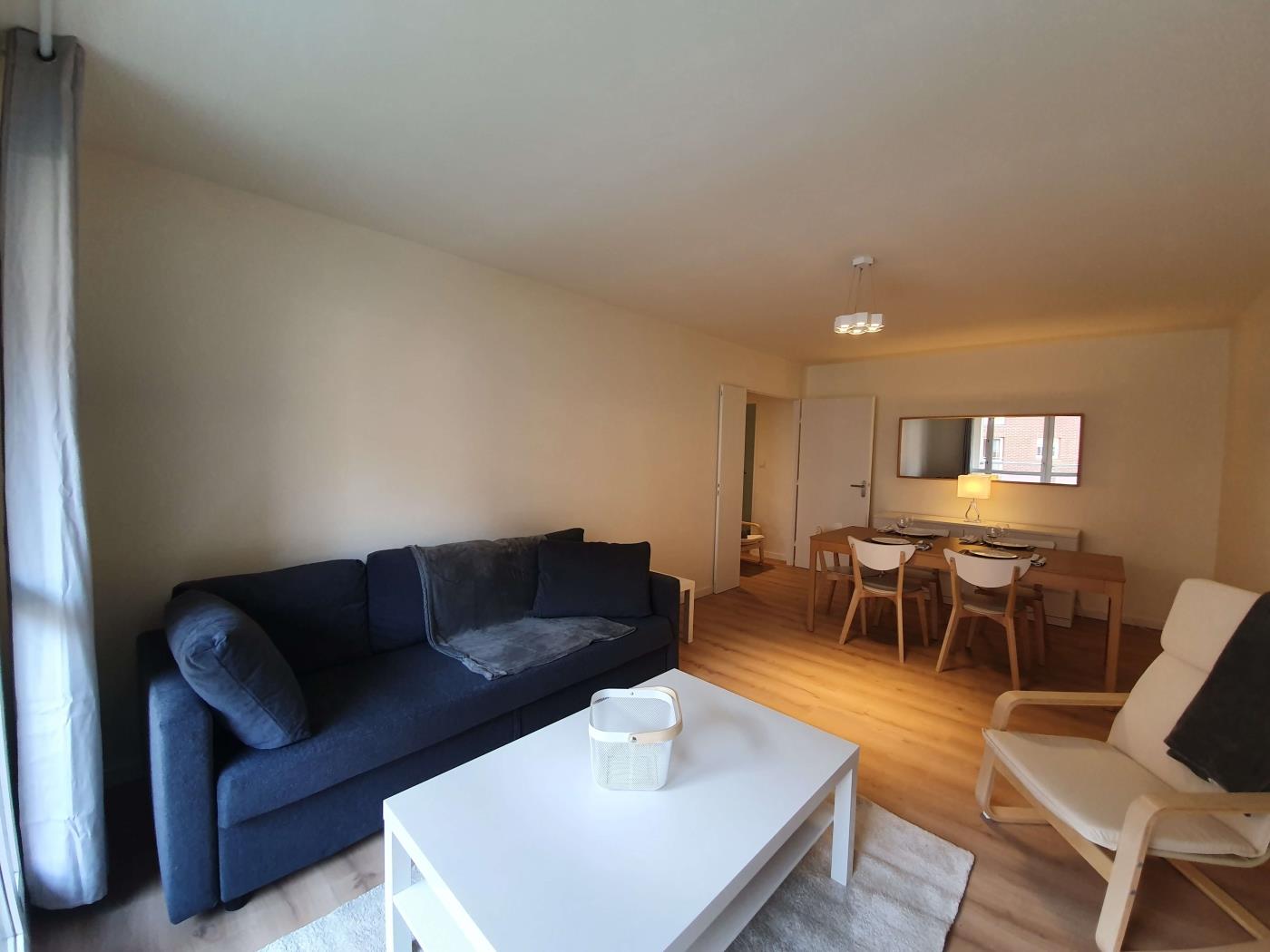 BELEPOK, Vieux Lille, 2 chambres, parking, 4 pers in Lille