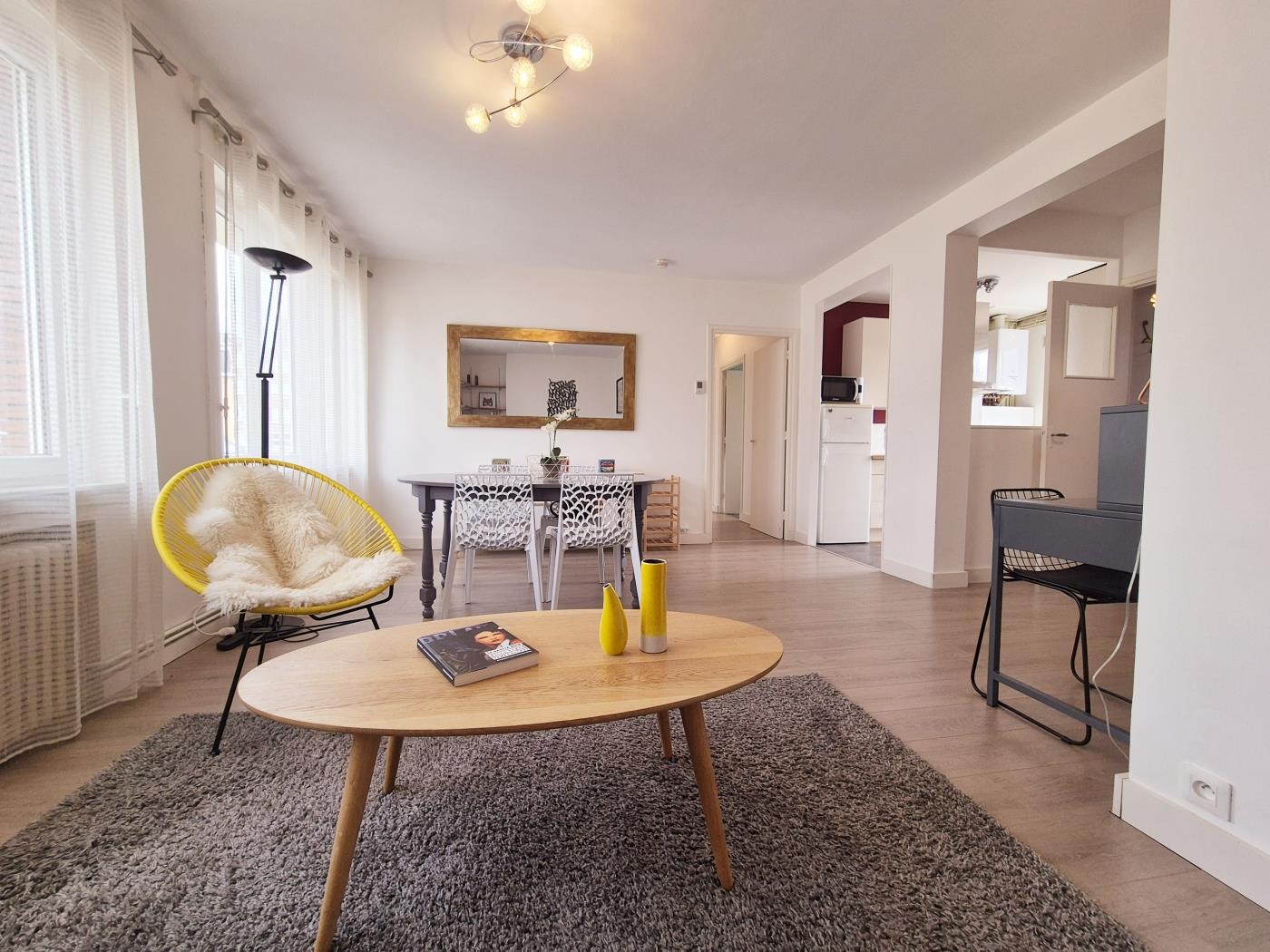SKYLINE, Centre ville, 3 chambres, parking, 6pers in Lille