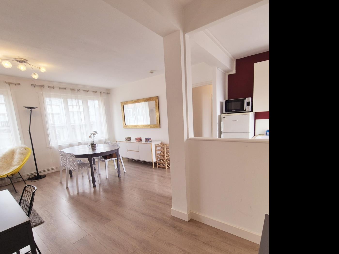 SKYLINE, Centre ville, 3 chambres, parking, 6pers in Lille